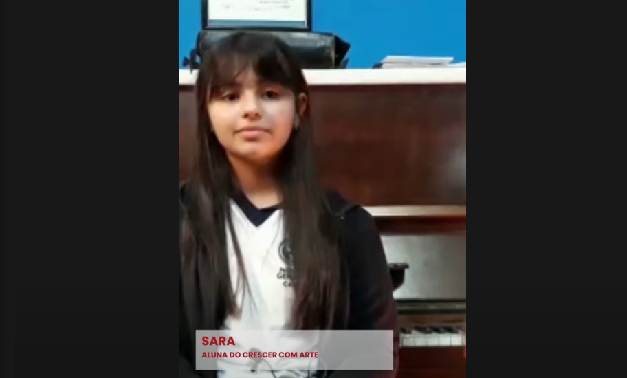 Sara, Aluna do Crescer com Arte